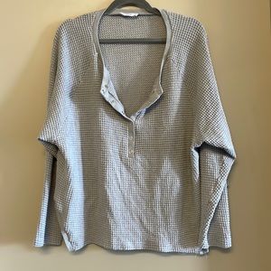 Talulah gray lightweight knit Henley button up chest split side hem never worn